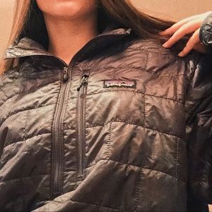 A baggie Patagonia jacket for the cozy winter.